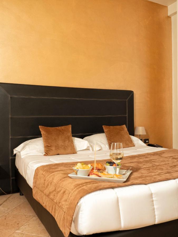 Hotel Europa Pallazzolo sull'Oglio Exterior photo